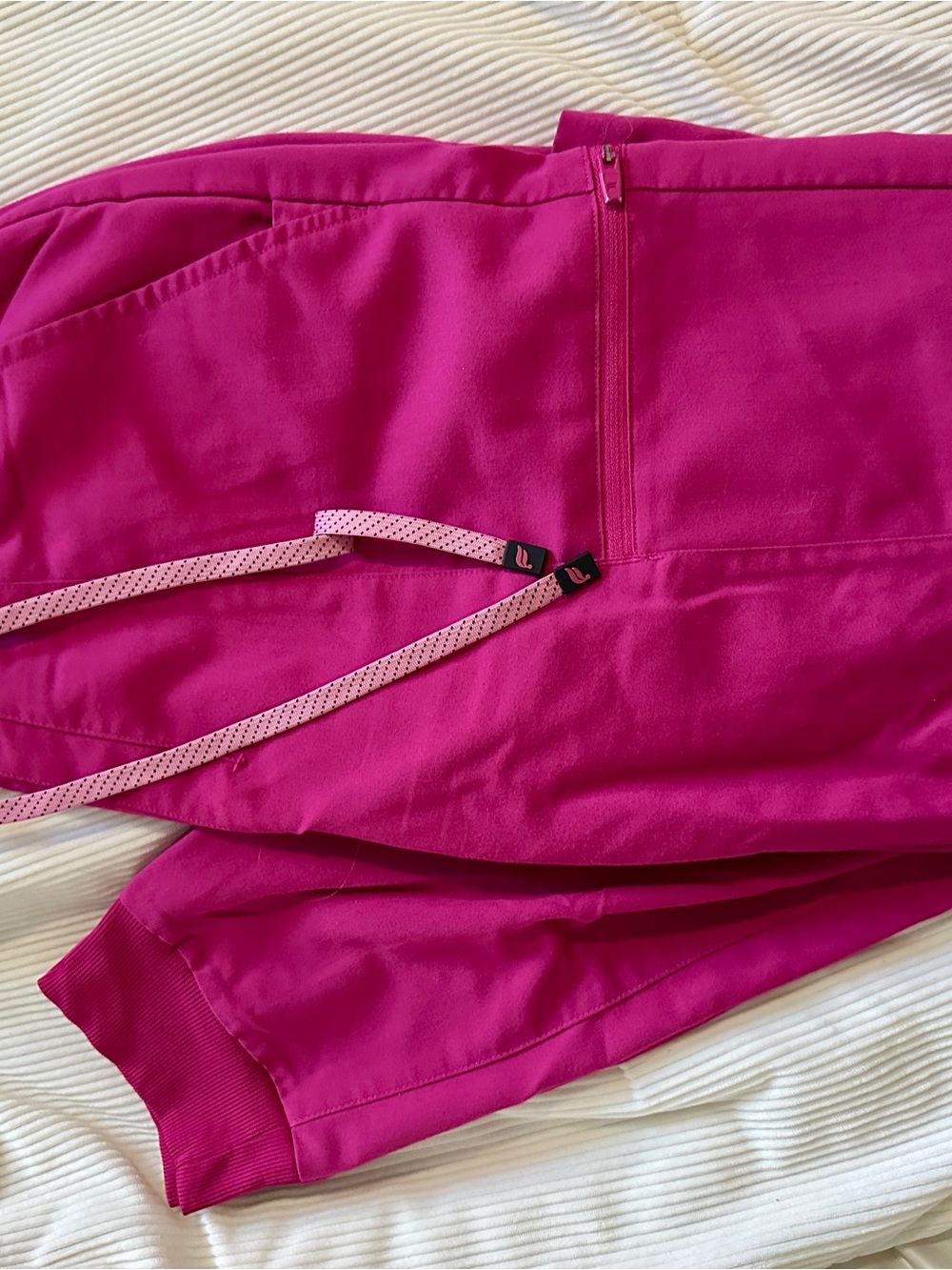 Fabletics Hibiscus High Rise On-Call Scrub Joggers - Picture 14 of 16